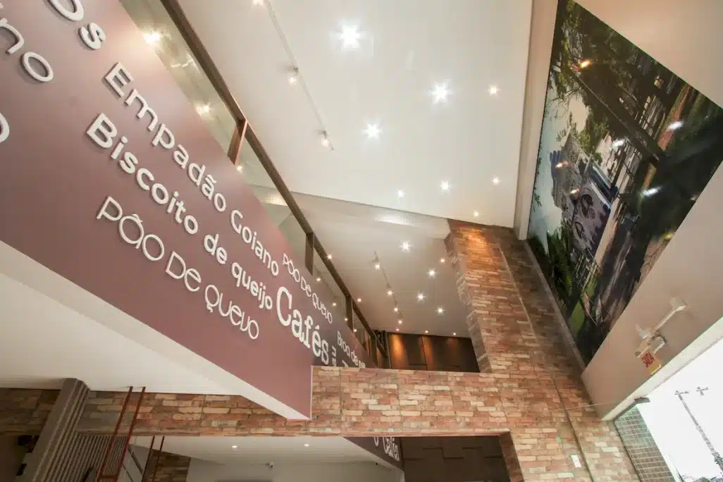 modelo de decoração de restaurante rústico