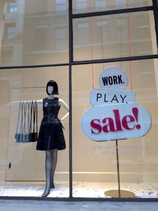 vitrine de loja na black friday