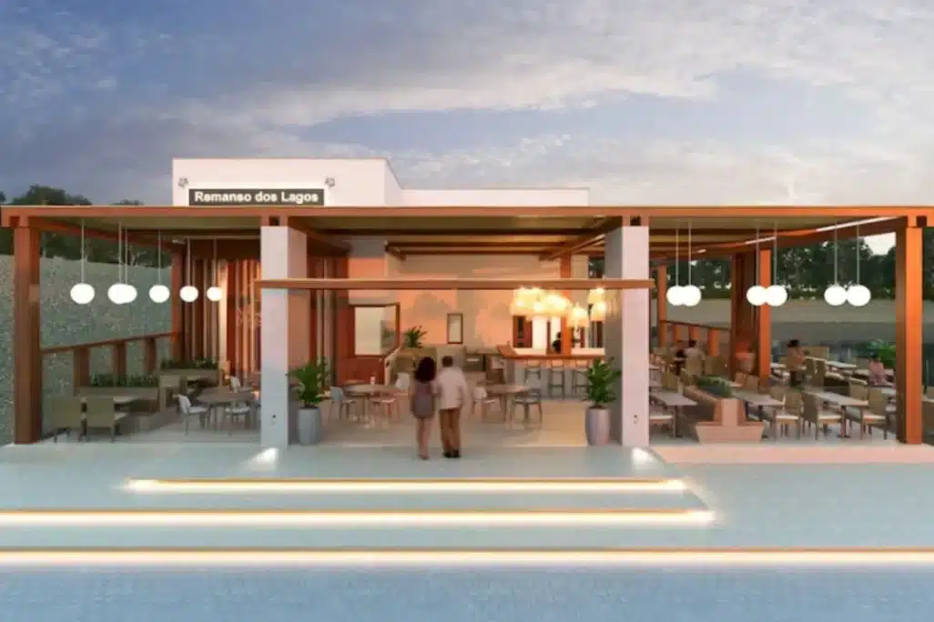 Decoração para restaurante com projeto moderno, iluminação suspensa e ambientação acolhedora