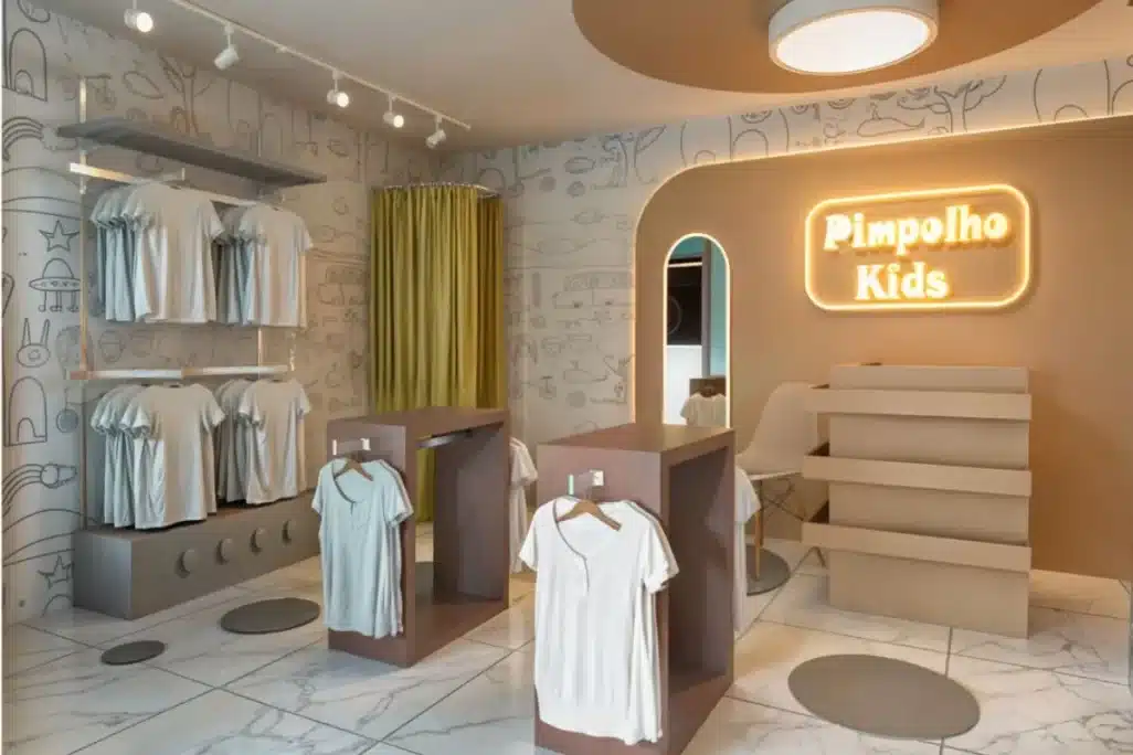 Projeto de loja infantil com layout funcional e identidade lúdica