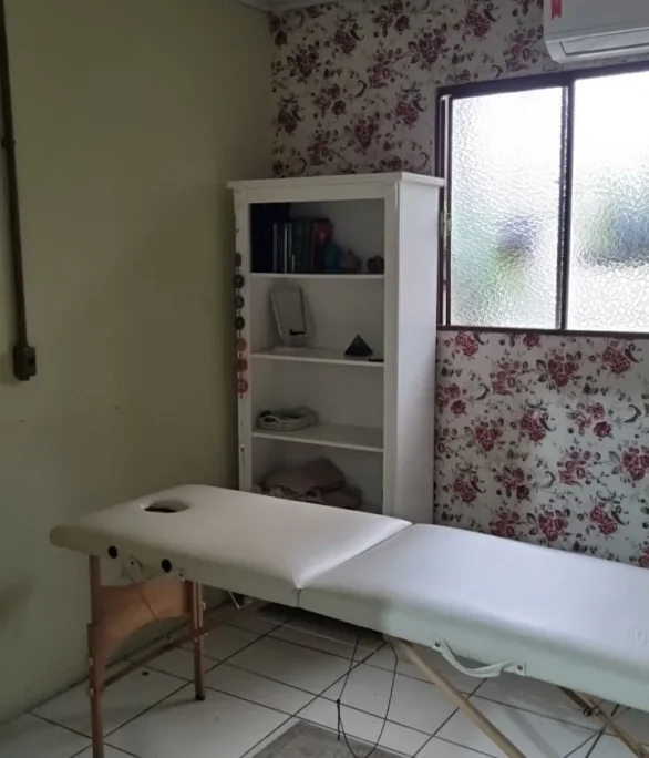 Sala de estética antes de reforma Sala de atendimento antes de reforma de clínica